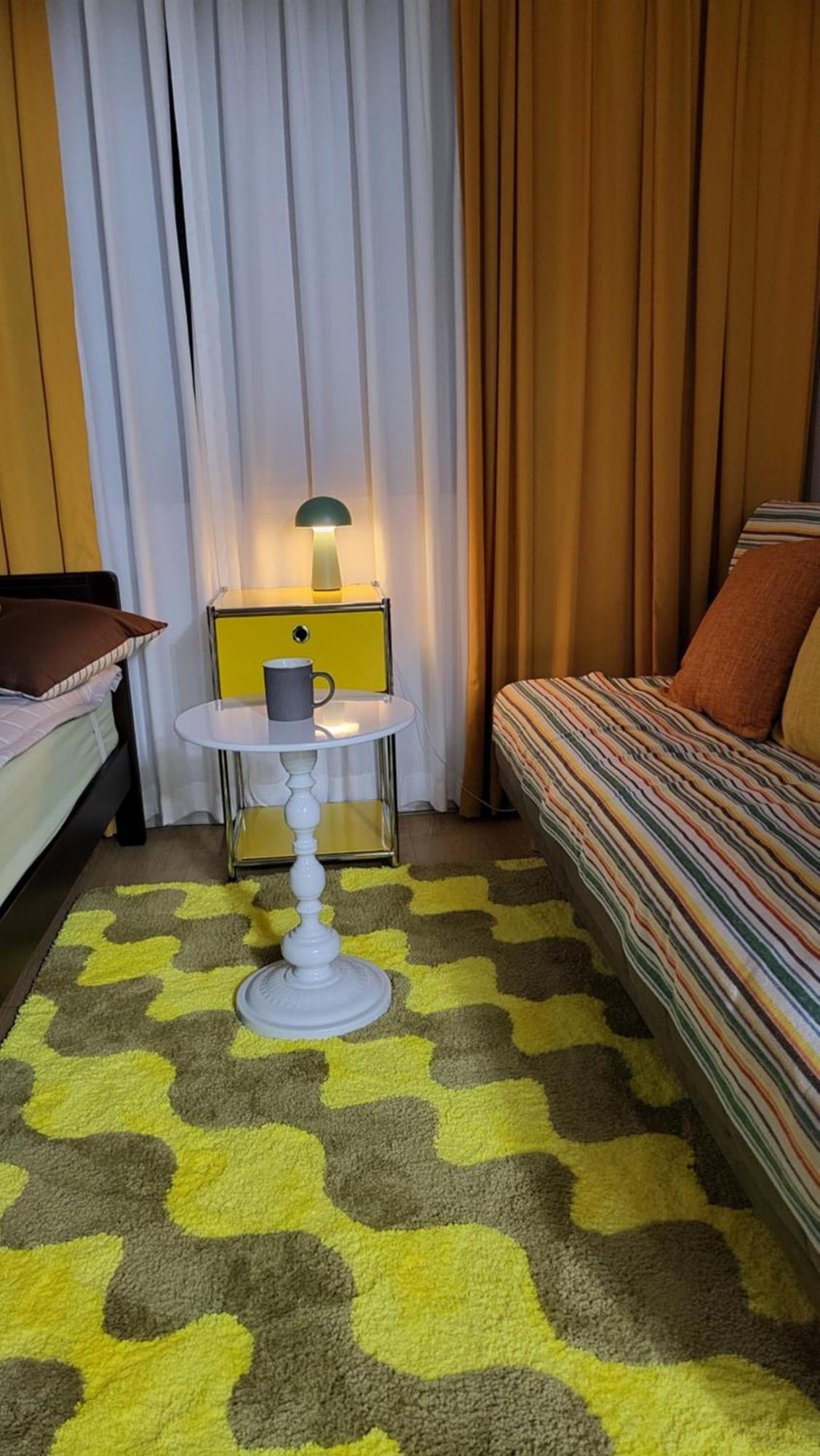 อพาร์ทเม้น Park #hongdae Sinchon 10min #metro 3min #3beds โซล